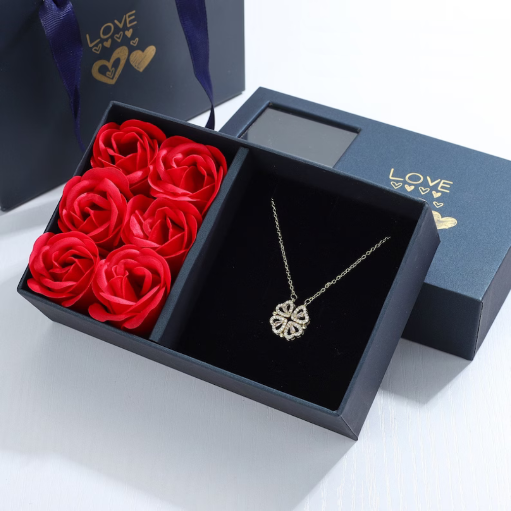 2 in 1 Heart Clover Necklace + Box with 6 Roses