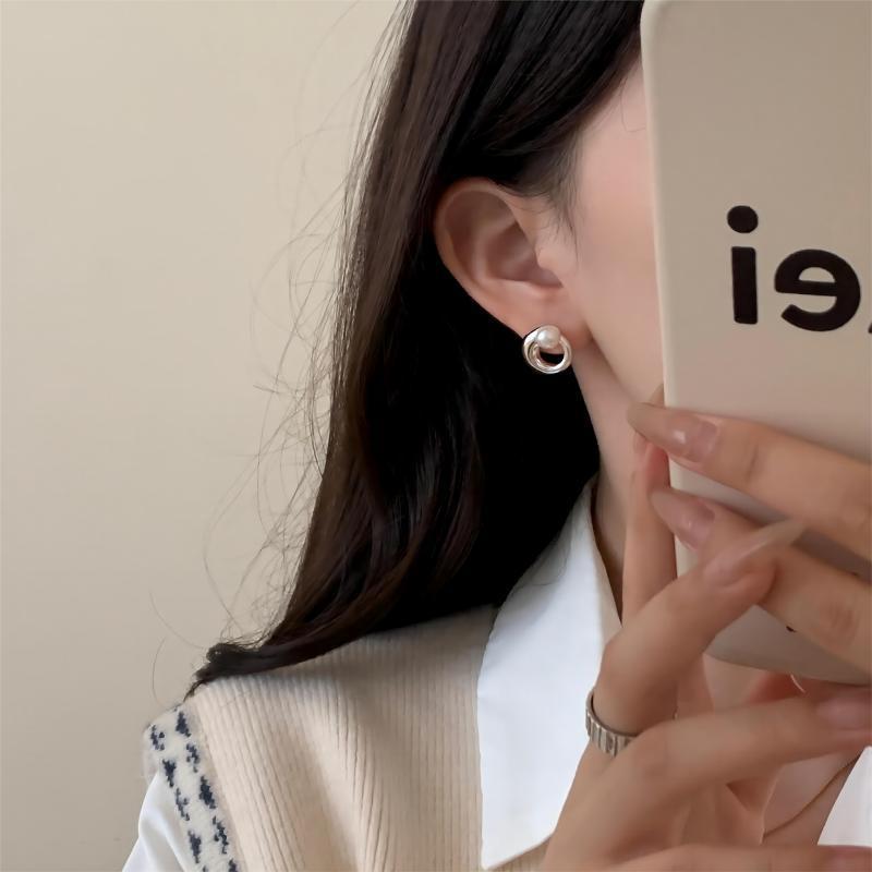 Geometric Irregular Round Pearl Earrings For Women