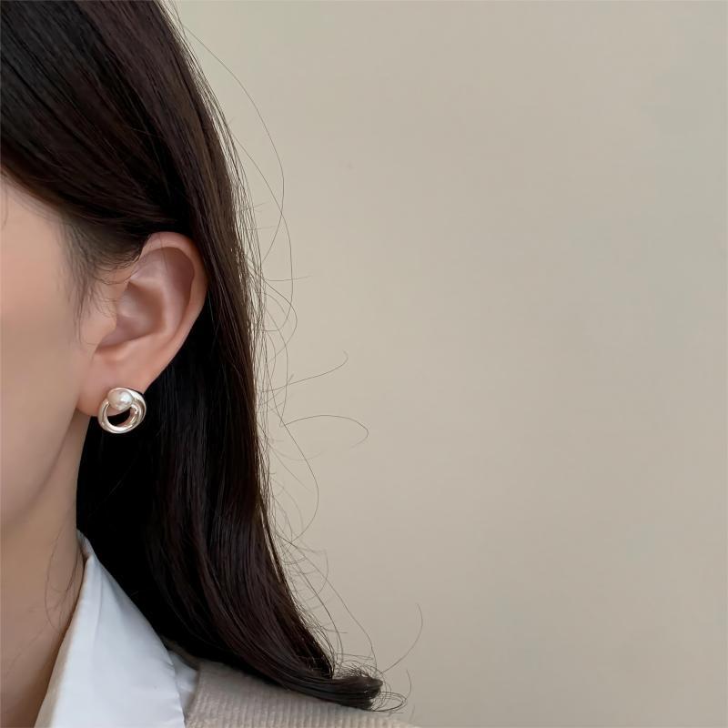 Geometric Irregular Round Pearl Earrings For Women